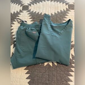 Figs Hydrogreen scrub set